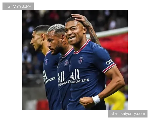 姆巴佩又晒早餐，那刀叉看着比我一个月房租还贵，心态炸裂